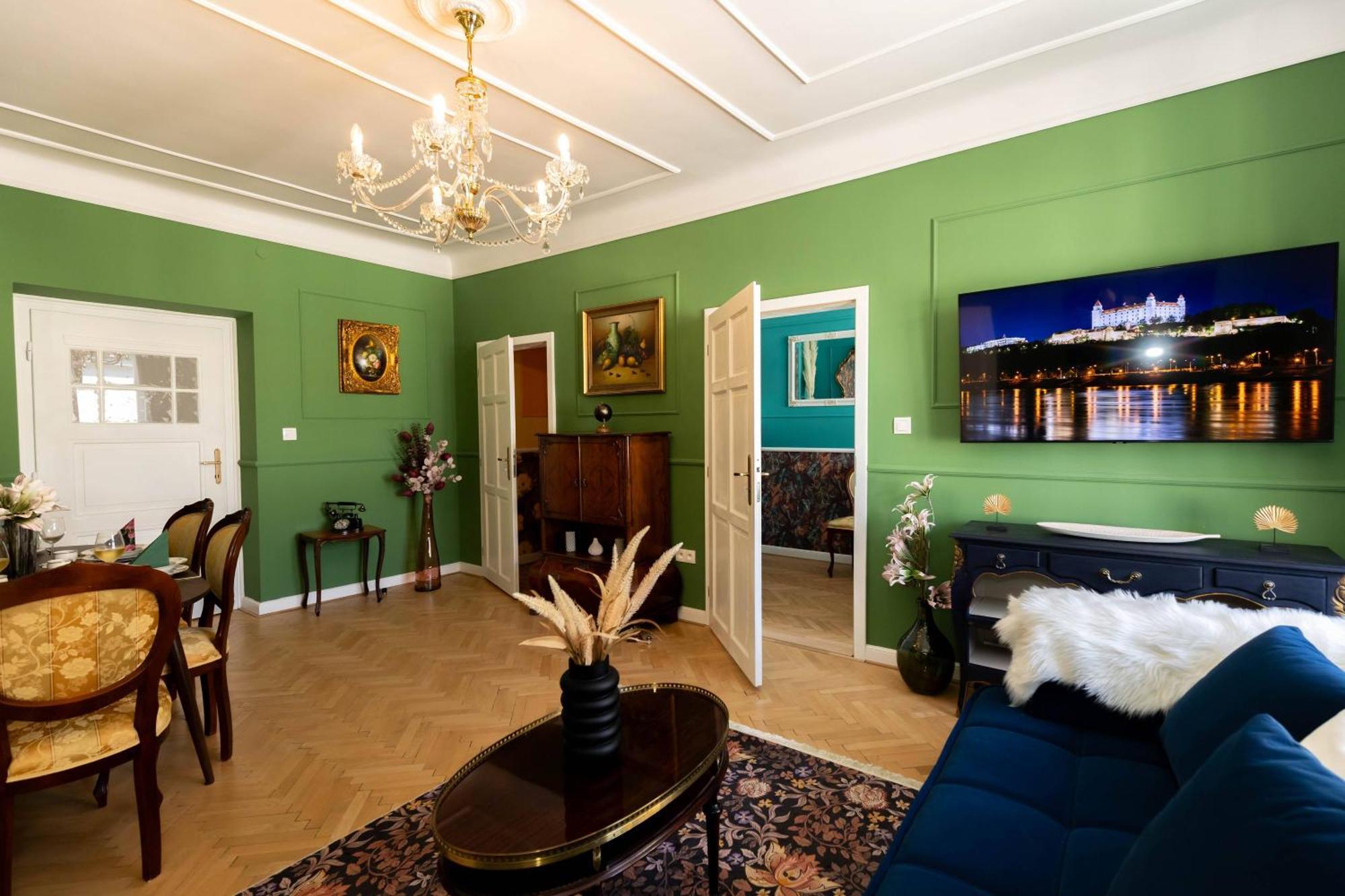 New, Stylish And Spacious Apartment Bratislava Buitenkant foto