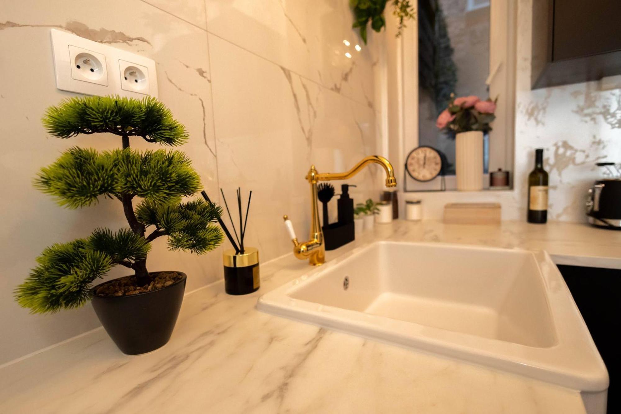 New, Stylish And Spacious Apartment Bratislava Buitenkant foto